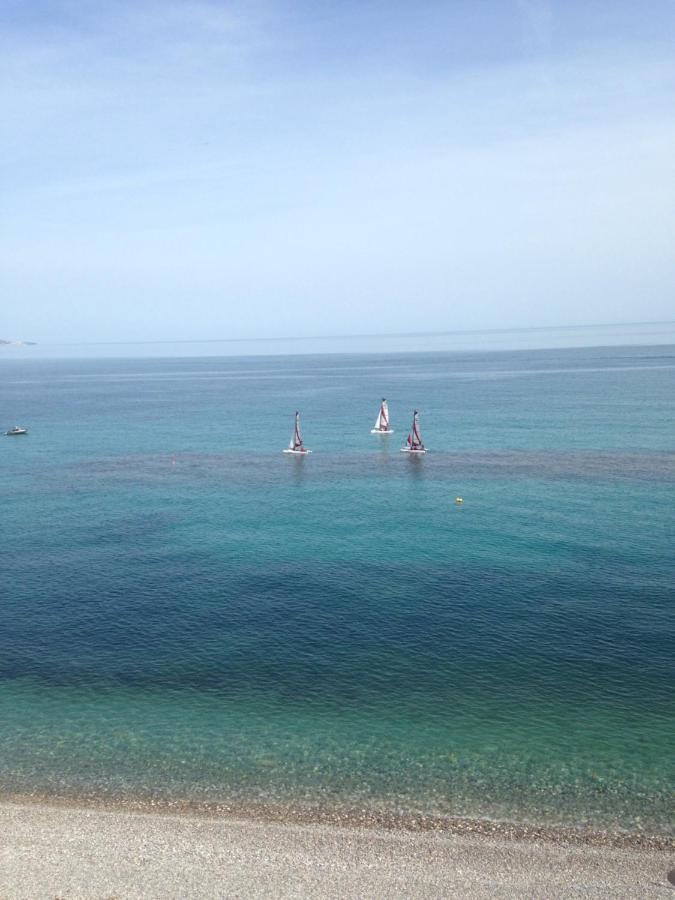 Les Caroubiers Daire Roquebrune-Cap-Martin Dış mekan fotoğraf